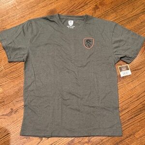 DRAKE Non-Typical Built To Hunt T-Shirt NWT